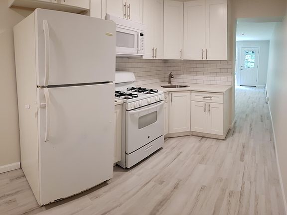 3rd image of 1660 Bell Blvd Floor 1