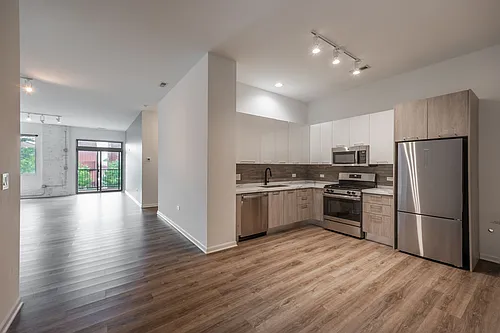 2550 Wabash Photo 1