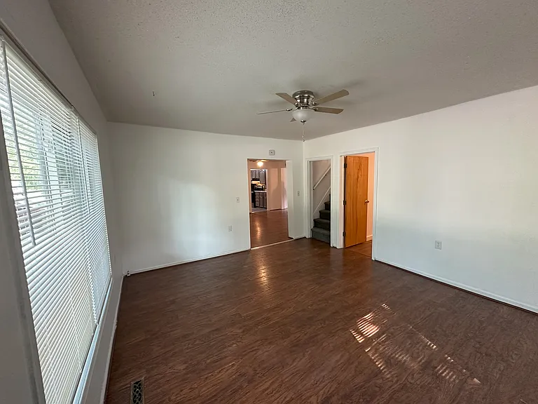 214 W Church St — Photo 12