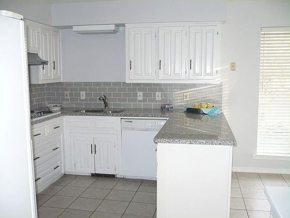5th image of 1612 Lake Side Ln