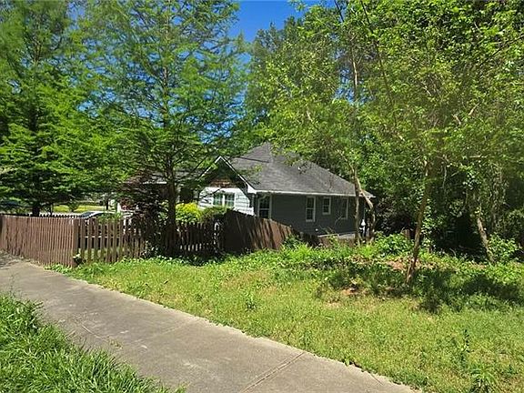 3rd image of 2242 Ridgedale Rd NE #39