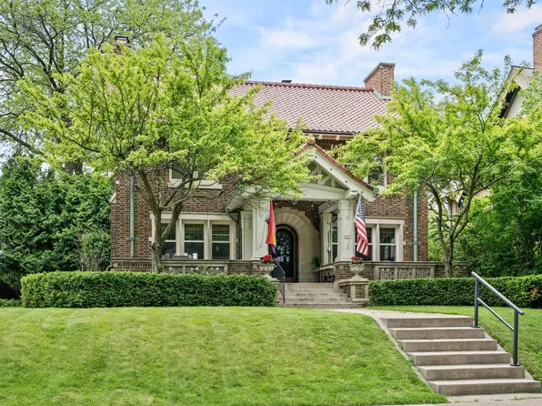 2221 East Newberry BOULEVARD, Milwaukee, WI 53211