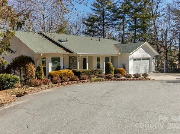 889 Sandburg Ter, Hendersonville, NC 28791