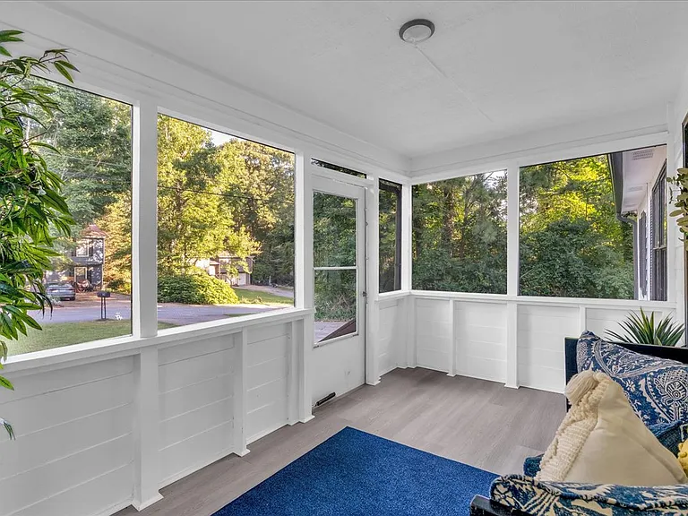 54 Mildred Ct — Photo 11