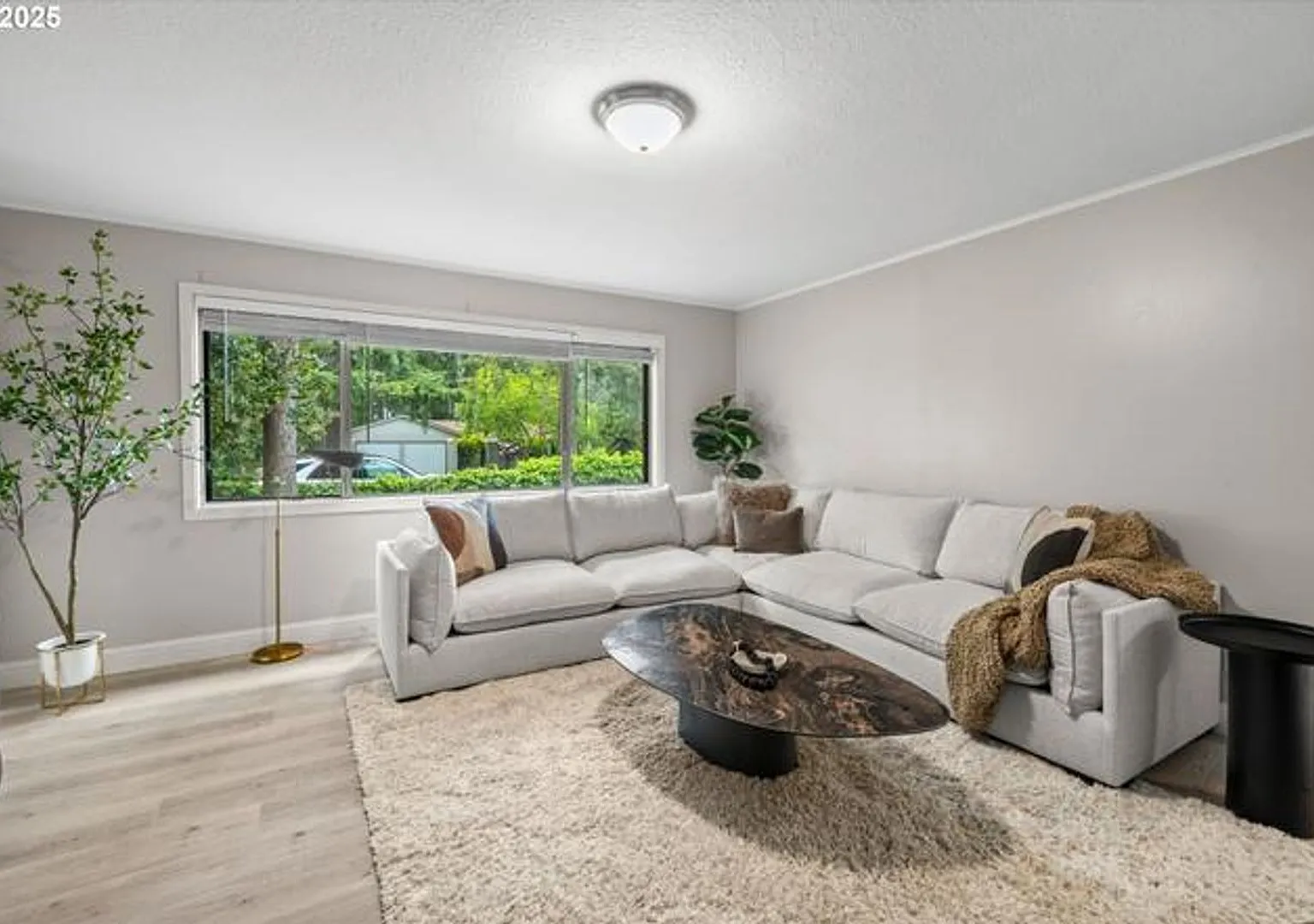 Updated Renovations 3bd 2ba 1,050sq Ft In Lake Oswego — Photo 3