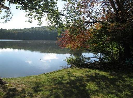 3rd image of 9 Pond Ter