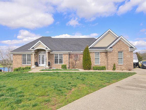 3rd image of 493 Oak Tree Way
