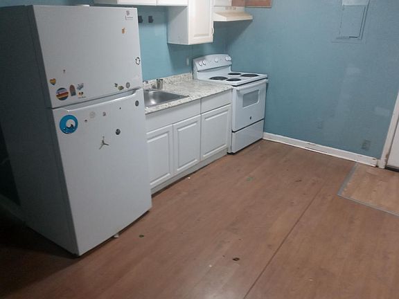 2nd image of 216 West St APT B