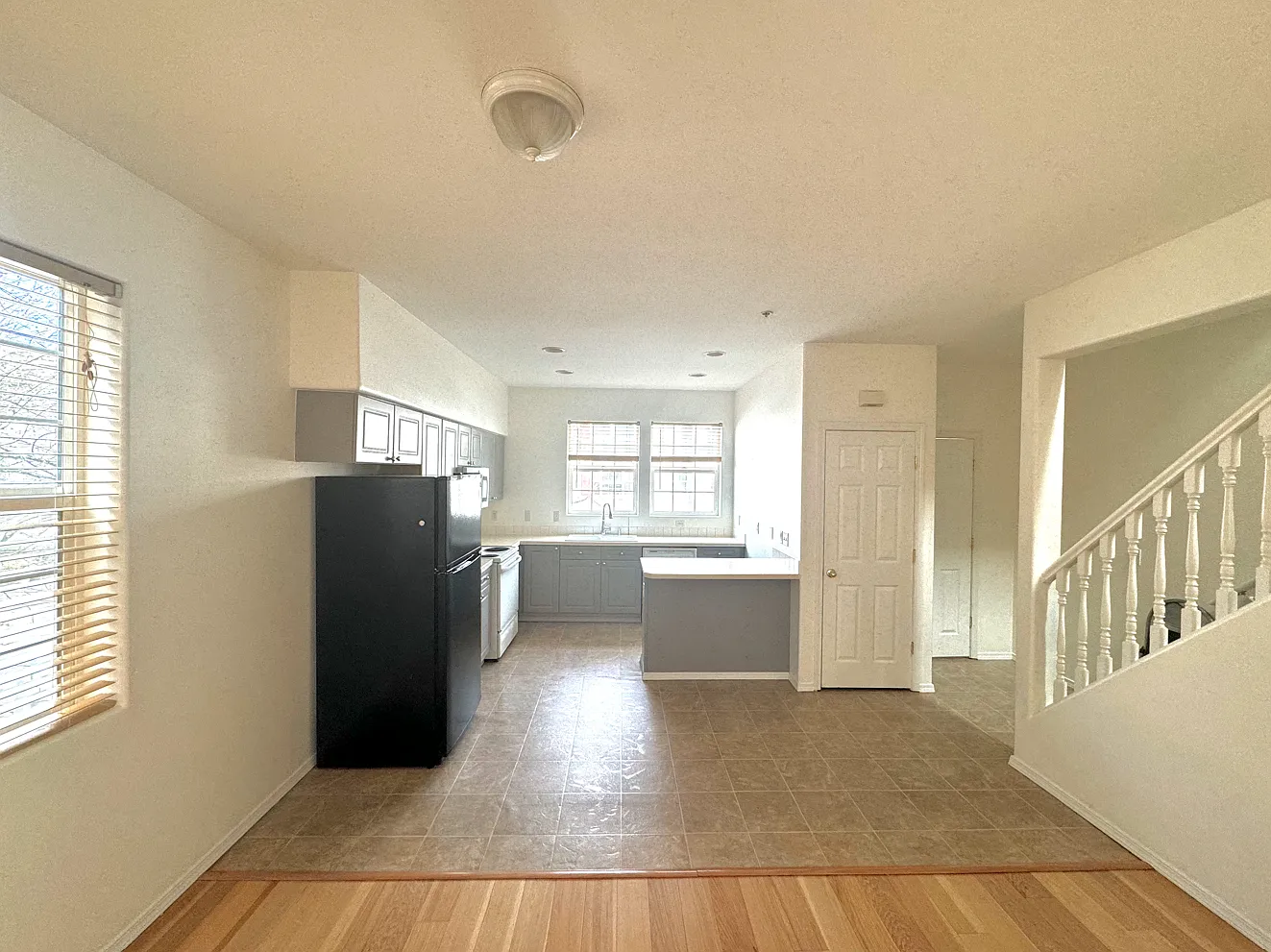 Cougar Ridge Property — Photo 4