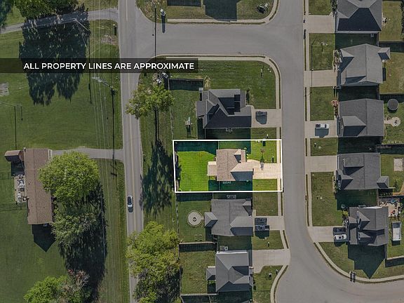 4th image of 1197 Ewing Way