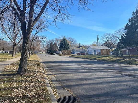 4th image of 1800 Centennial Dr