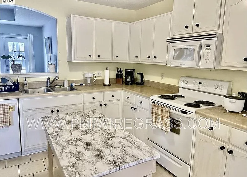 3 bed, 2.0 bath, 1971 sqft, $1,750 — Photo 3