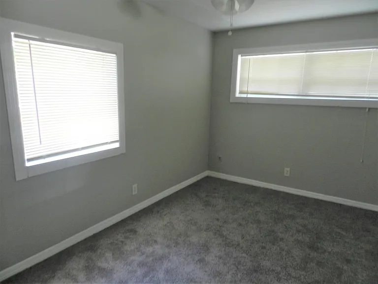 106 22nd Ave N #B — Photo 9