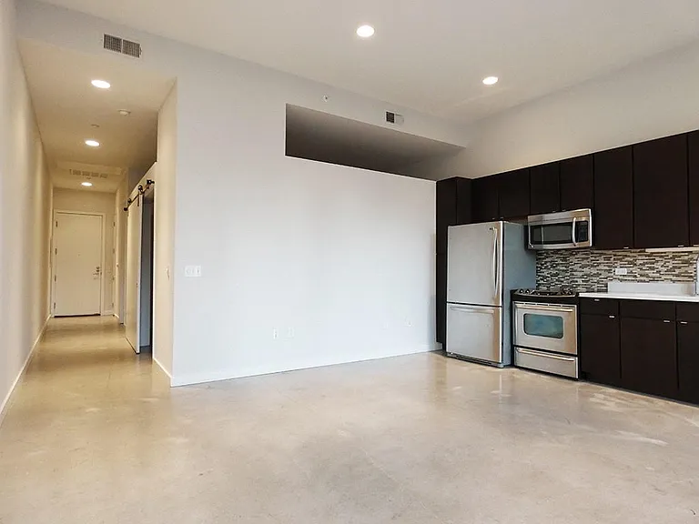 507 Sabine St #704 — Photo 8