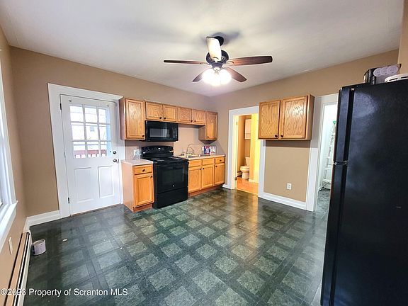 3rd image of 524 Emmett St Floor 2