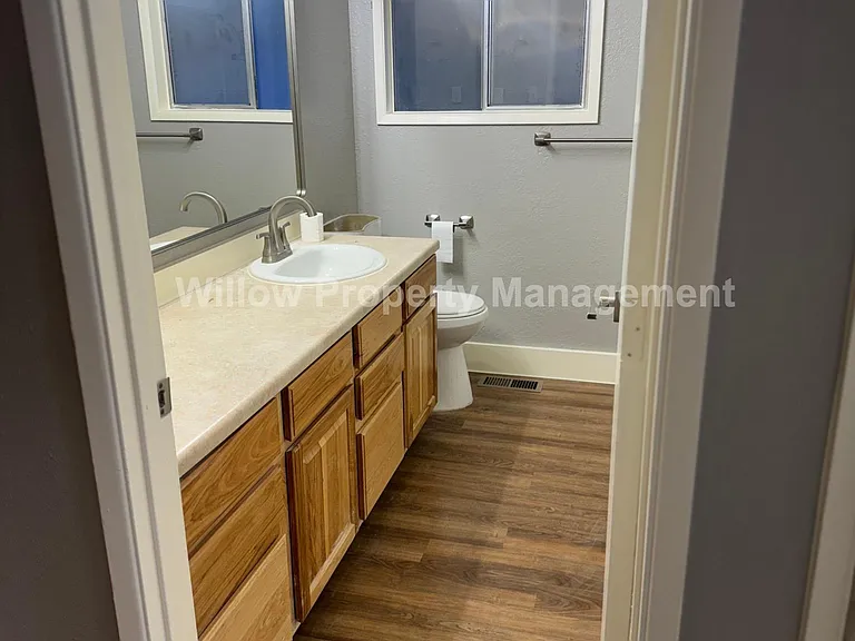 2132 NE Barberry Ct — Photo 7