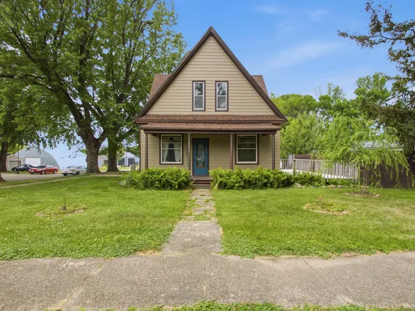1101 Edgerly St, Larchwood, IA 51241