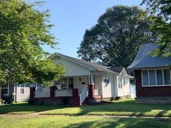 2442 S 8th St, Terre Haute, IN 47802