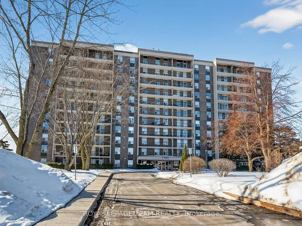 2400 Virginia Dr #403, Ottawa, ON K1H 8L3