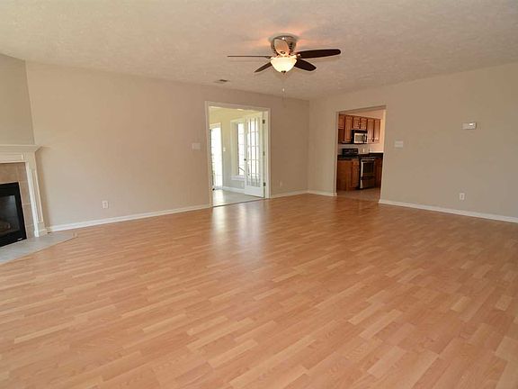 3rd image of 19039 Worchester Way #9