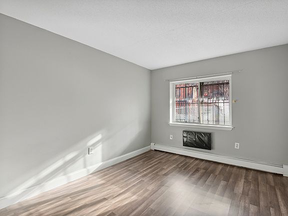 3rd image of 16 E 118th St Floor 1