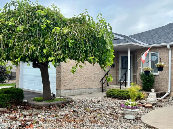 721 Millwood Dr, Kingston, ON K7M 8Z2