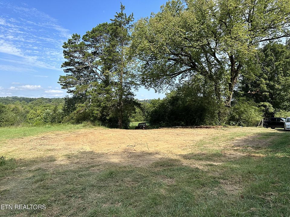 2nd image of 2223 Oak Grove Rd