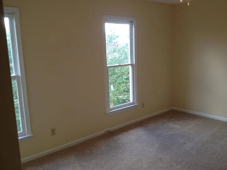 211 Taylor Rd #B — Photo 5