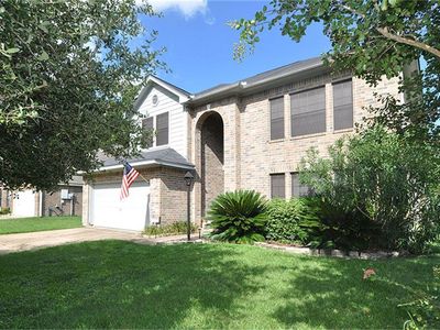302 S Hampton Ct, Highlands, TX, 77562