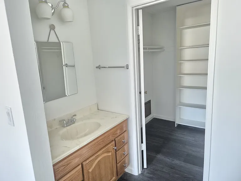 5450 Concord Blvd #L7 — Photo 9