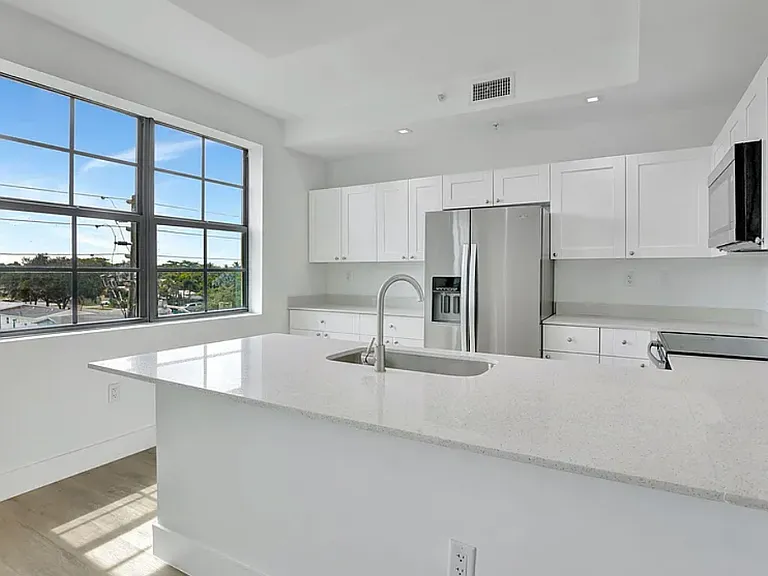 4100 SW 64th Ave #315 — Photo 5