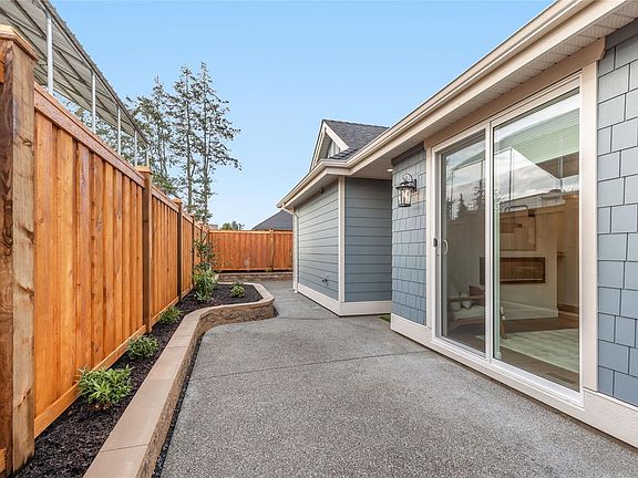3rd image of 410 Hummingbird Pl