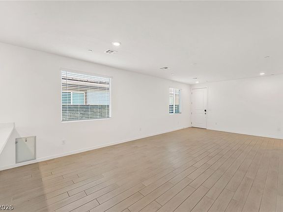 5th image of 9398 Noble Fir Ridge Ave