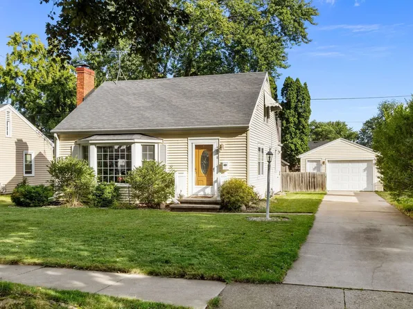 1018 E Frances St, Appleton, WI 54911