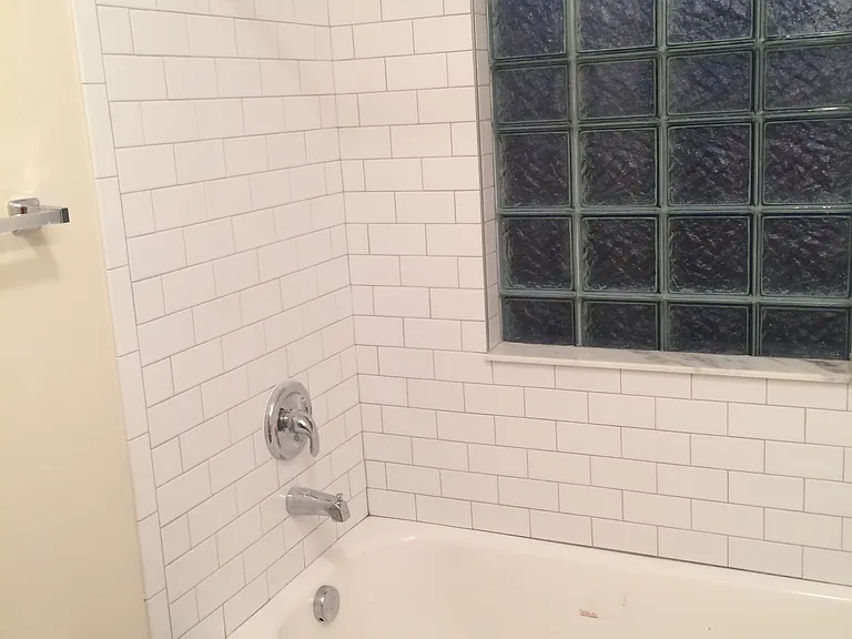 908 Thomas Rd — Photo 5