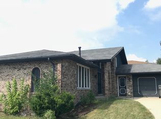 8925 Oakdale Ct, Orland Park, IL 60462