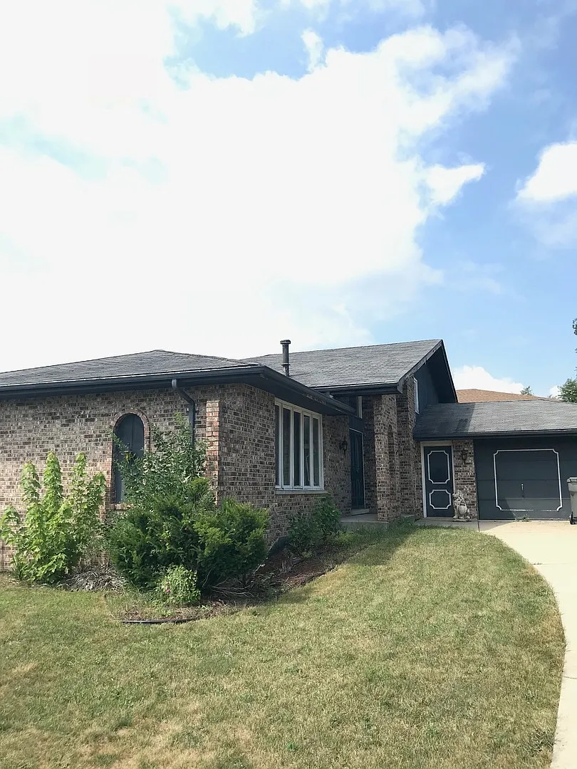 8925 Oakdale Ct photo 1