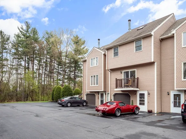 275 Donohue Rd APT 15, Dracut, MA 01826