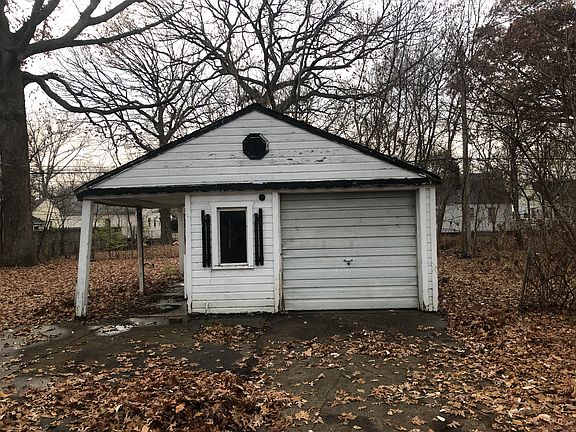 4th image of 19719 Ferguson St
