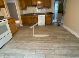 6 Village St APT 3, Worcester, MA 01604