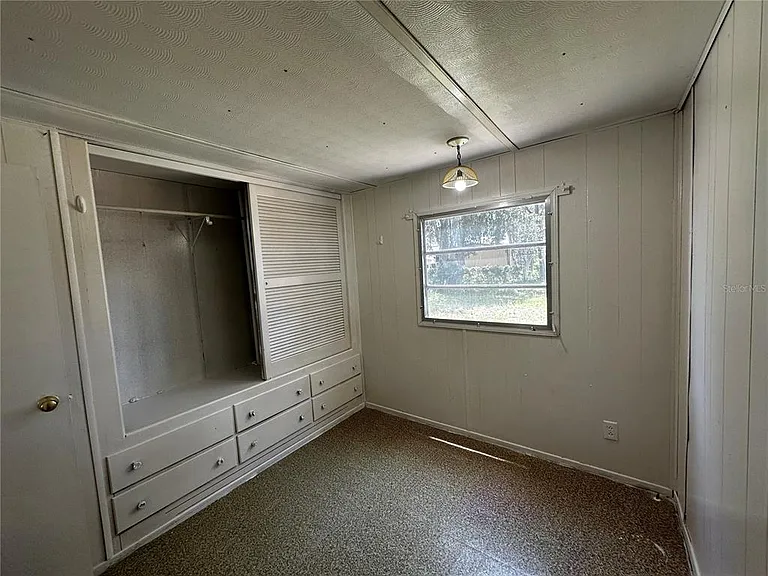817 Parks St — Photo 2