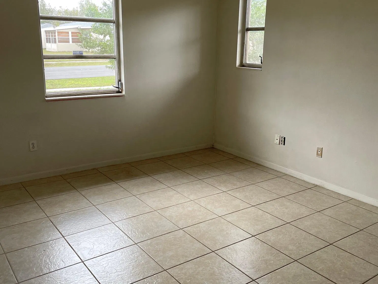 2126 W Gardenia Dr — Photo 3