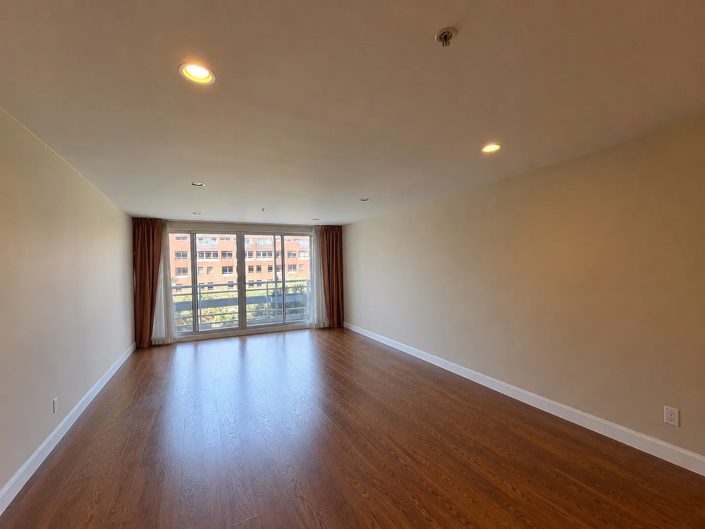 2 bed, 1206 sqft, $4,400 — Photo 2