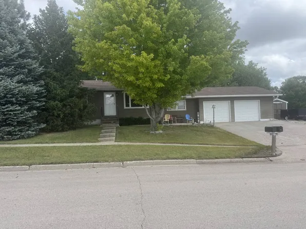 1202 Sunset Ave, Winner, SD 57580