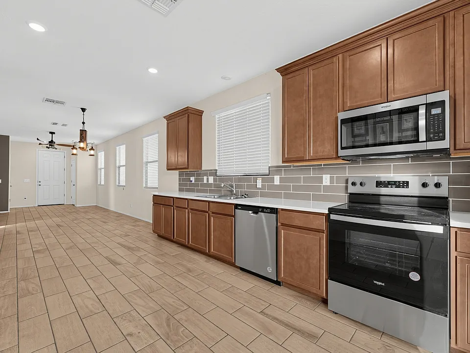 1623 W Pima Ct