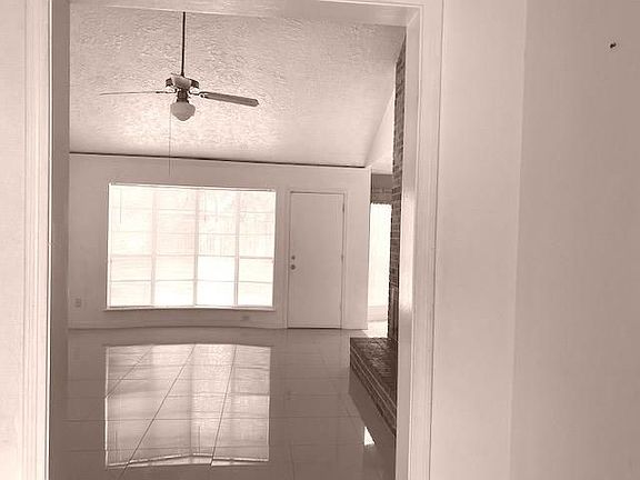2nd image of 11610 Pine Knoll Dr