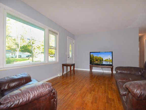 3rd image of 2912 Glenhaven Ave