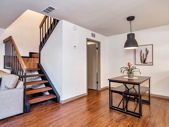 5th image of 14800 Enterprise Dr APT 9B