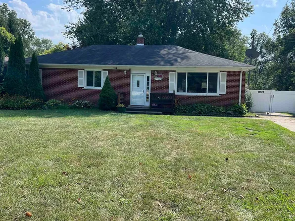 29521 West Rd, New Boston, MI 48164