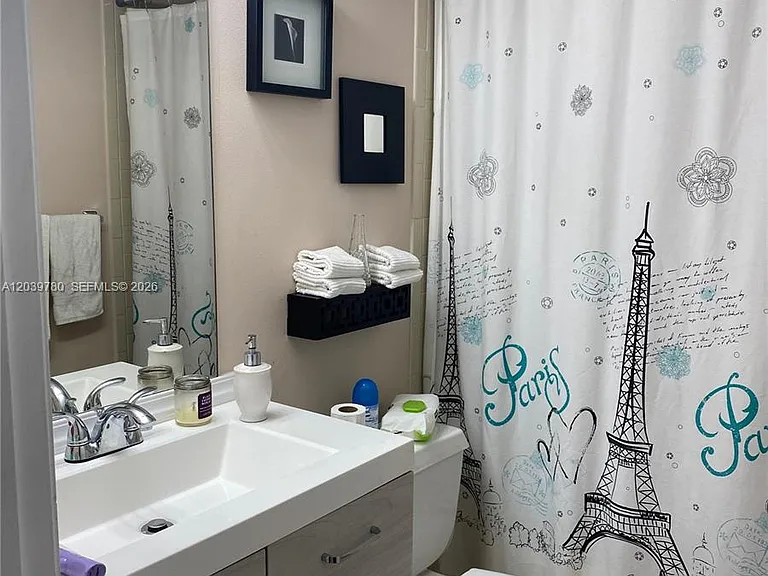 450 Palm Cir W #301 — Photo 11